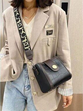 Crocodile Pattern Wide Strap Crossbody Bag